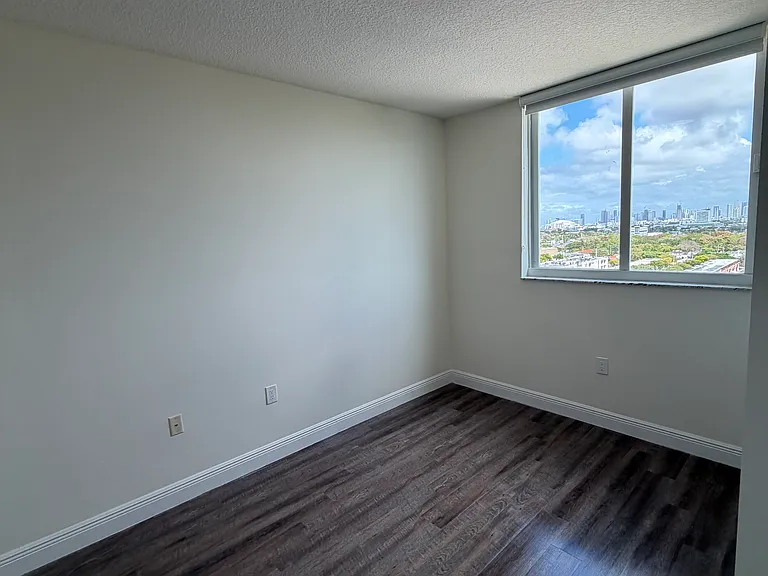 983 SW 37th Ave #1212 — Photo 11