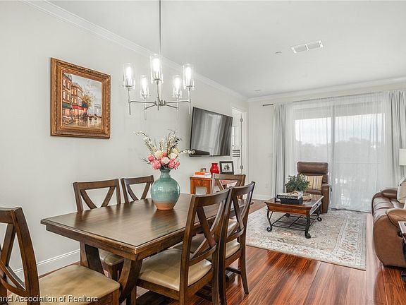 2nd image of 2351 Lakeview Dr Unit 407