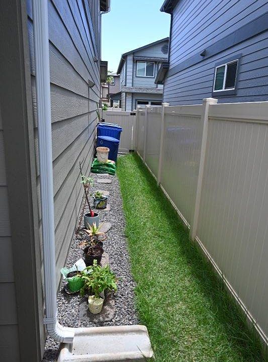 Walk around side gate