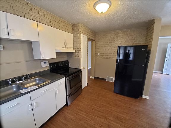 4th image of 208 Wiegel Dr