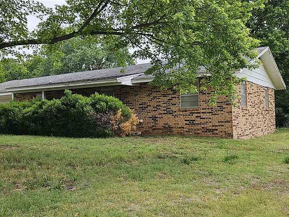 2nd image of 830 Saralyn Dr