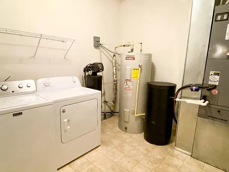 2388 Fleming Dr — Photo 15