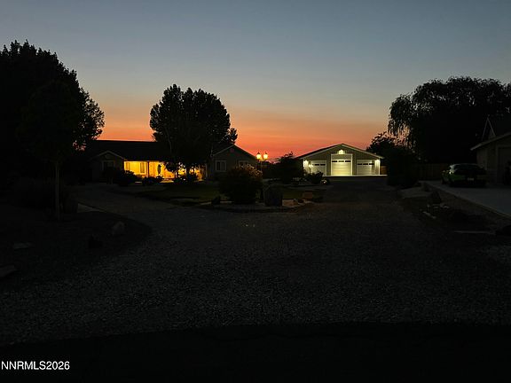 2nd image of 3220 Brookside Cir