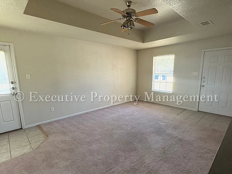 208 Janelle Dr — Photo 8