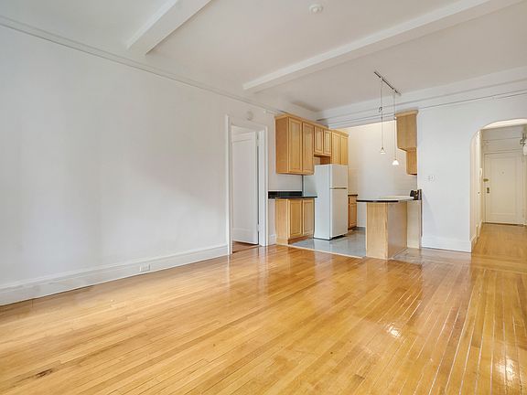 2nd image of 157 E 72nd St APT 3I