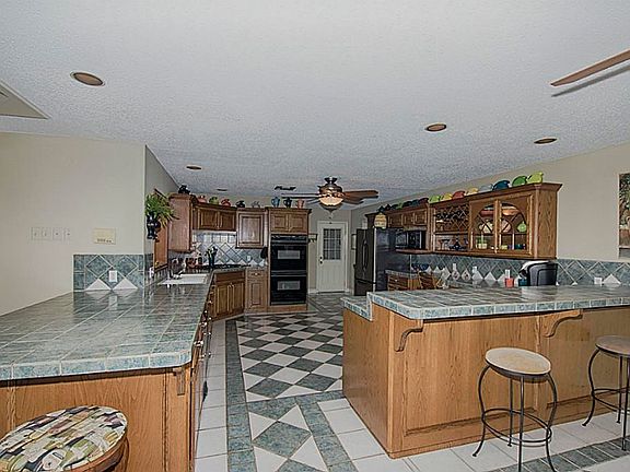 5th image of 1611 Leggett Dr