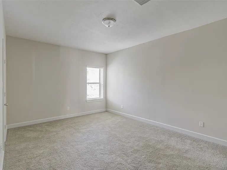 70 S Almondell Cir — Photo 30