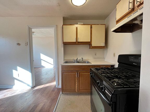 2nd image of 1416 Main St #2