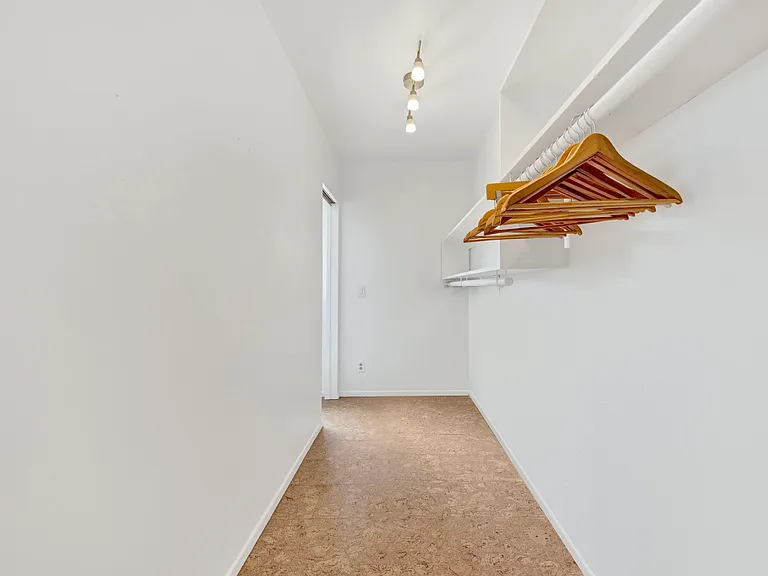 1827 Oak Tree Dr — Photo 17