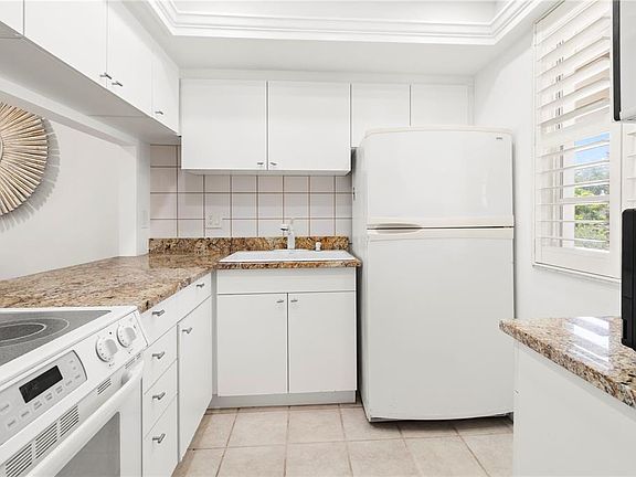 4th image of 4340 FALMOUTH DRIVE #D-204