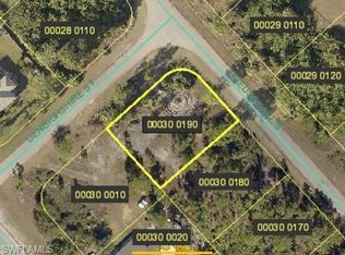 658/660 Creuset Ave S, Lehigh Acres, FL 33974