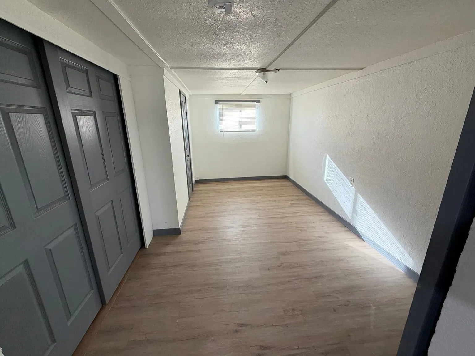 1 bed, 1.0 bath, 450 sqft, $1,350 — Photo 3