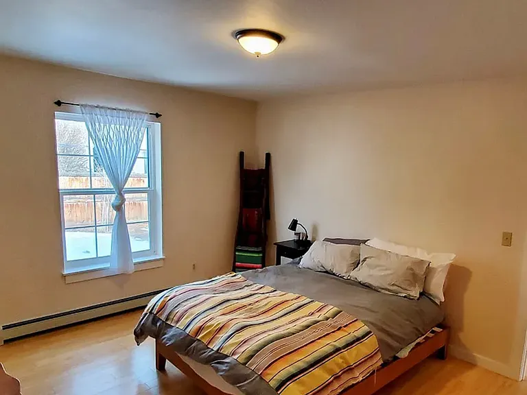 421 N Hunters Way — Photo 3