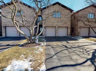 1695 Pebble Beach Dr, Hoffman Estates, IL