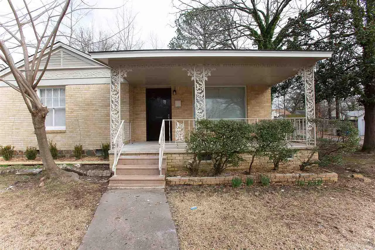 3 bed, 1.0 bath, 1602 sqft, $1,195 — Photo 3