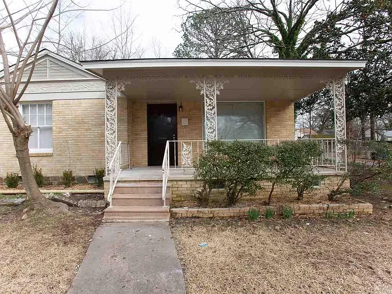 1521 S Pierce St — Photo 3