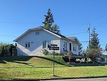 2nd image of 2745 N Park Dr
