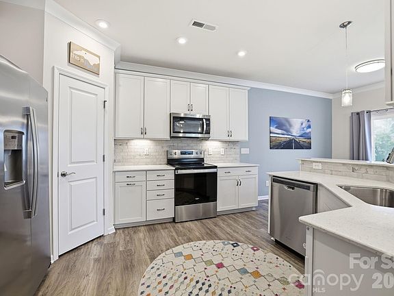4th image of 23006 Clarabelle Dr