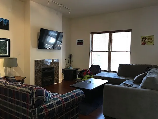 811 W Lill Ave #101 — Photo 2