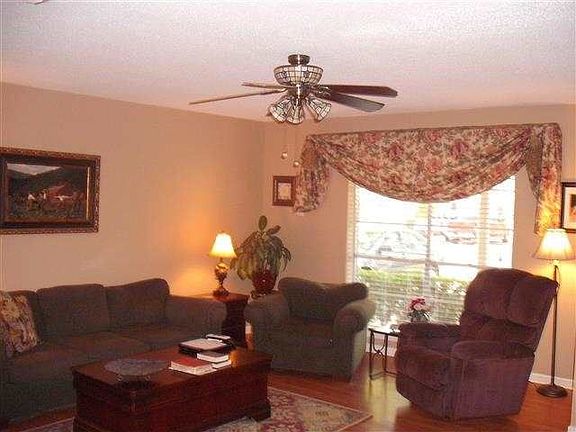 3rd image of 3809 Bamboo St