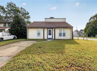 3841 Peachtree Ln E, Portsmouth, VA 23703