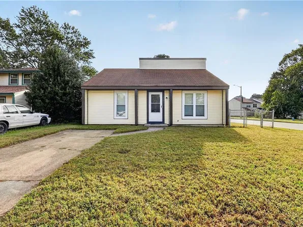 3841 Peachtree Ln E, Portsmouth, VA 23703