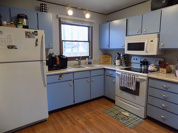 5th image of 207 N Oak St