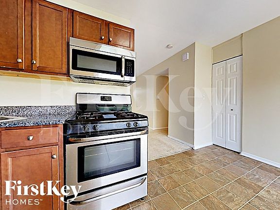 5th image of 6933 Hemlock St
