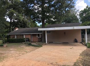 205 Sir Pellias Dr, Woodville, TX 75979