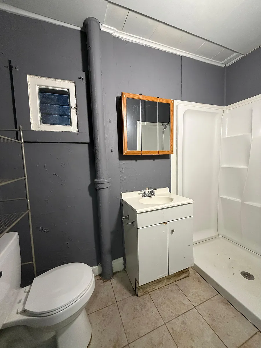 Building Photo - 658 4th St #1