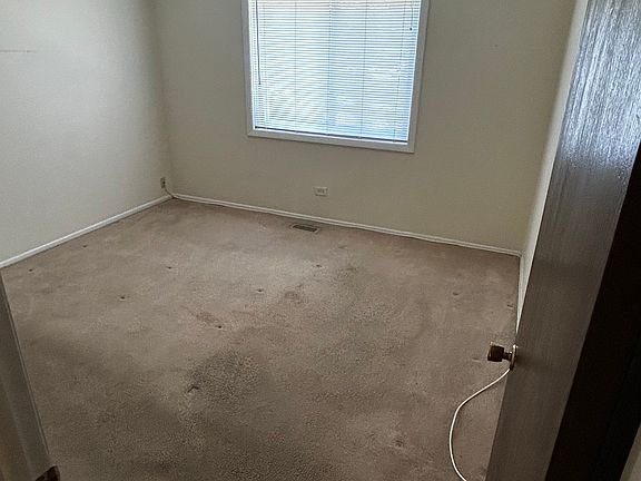 5th image of 524 Brookside Dr APT A