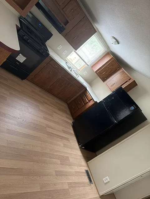 3 bed, 1216 sqft, $1,093 — Photo 2
