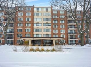 2000 Saint Regis Dr APT 4G, Lombard, IL 60148