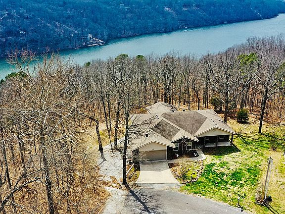 3rd image of 12 James Ln