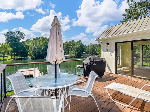 Lake Martin Rental deck