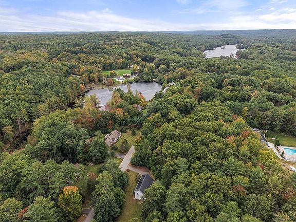 5th image of 115 Farm Pond Rd