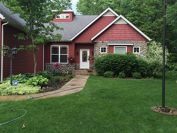 2nd image of 53070 Cobus Woods Ct