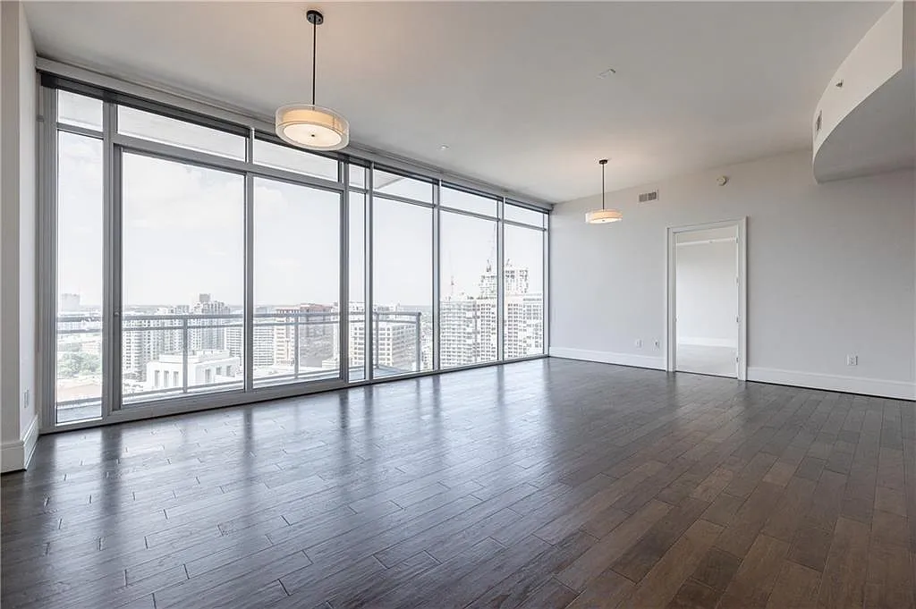 2 bed, 2.5 bath, 1992 sqft, $6,750 — Photo 4