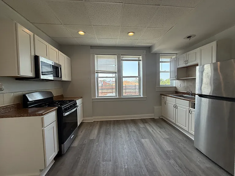 240 Paterson Ave #5 — Photo 15