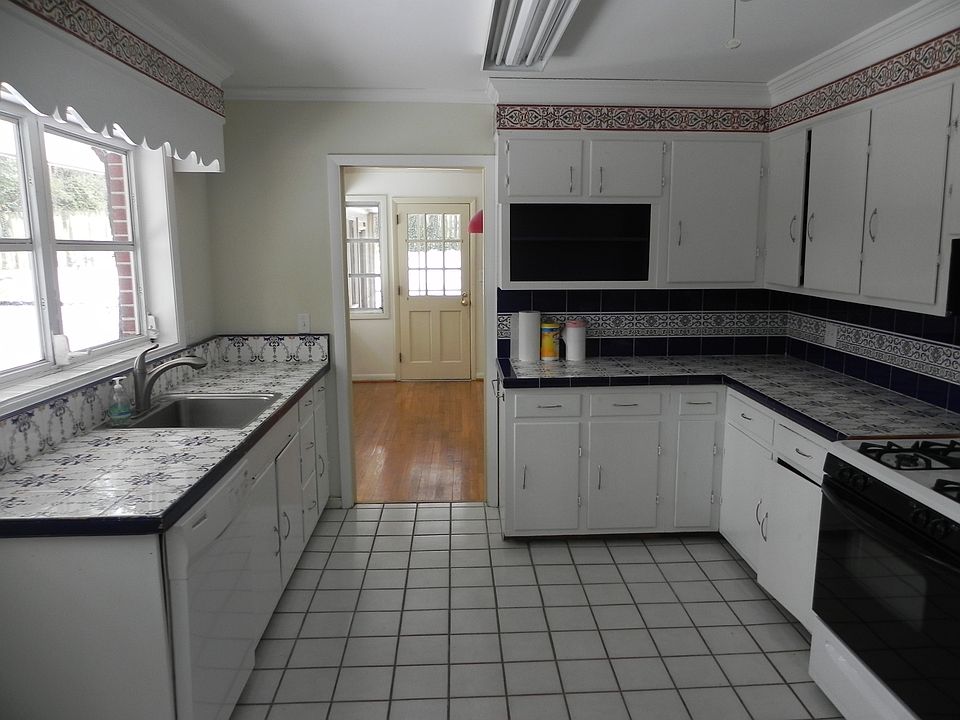 1st image of 109 Stanley Dr