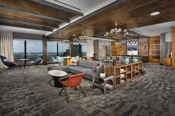 21st floor resident lounge
