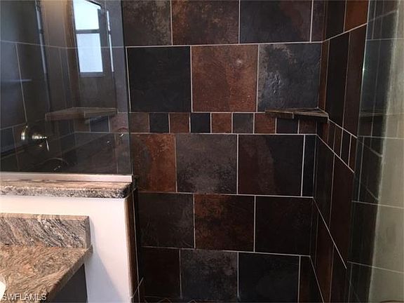 4th image of 310 Robin Hood Cir Unit 102