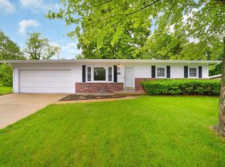 2915 Stratford Dr, Saint Charles, MO 63303