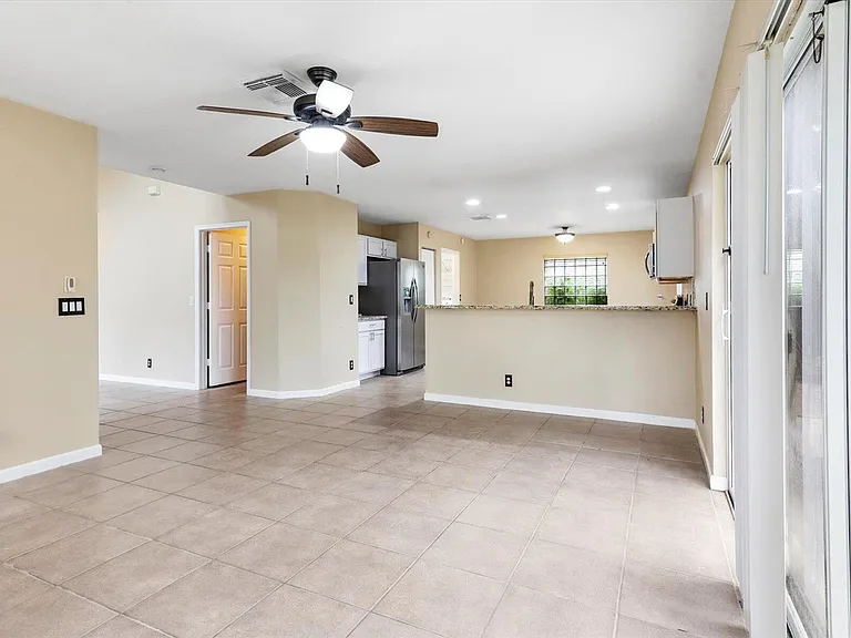 1533 Rialto Dr — Photo 7