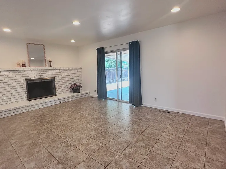 6515 N Orchard St — Photo 4