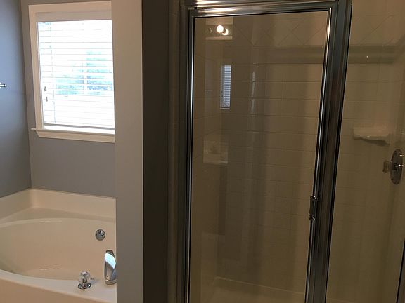 5th image of 700 Beckenham Walk Dr