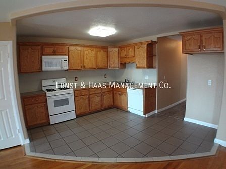 3rd image of 4021 E 1st St APT D