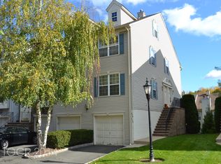 883 Somerset Ct, Ramsey, NJ 07446