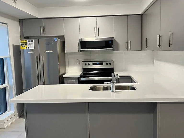 165 Veterans Dr #15 — Photo 12