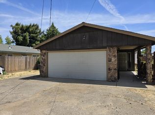 104 W North St, Oakdale, CA